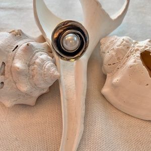 Lily pearl swirl sterling silver ring